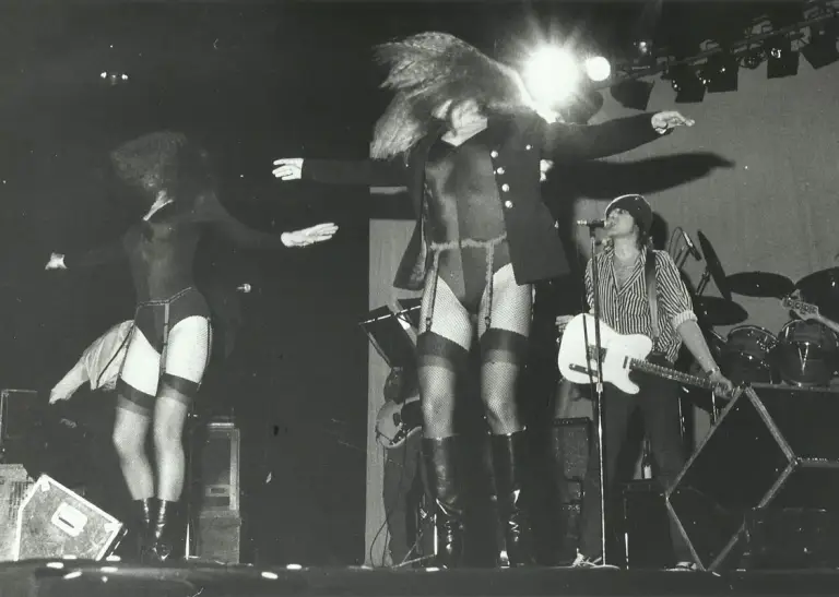 Från Ulf Lundells konsert i Göteborg, Scandinavium 1980, där han överraskade publiken med dansare. © Joakim Strömholm